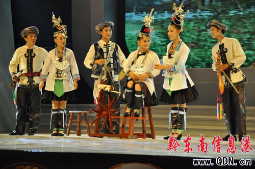 ��[֮���۷���Ů������ �Z��һ�_�𪄣��D��