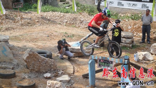 ��܇�\�����}���@ ���ڟo̼�����·�ϣ��D��