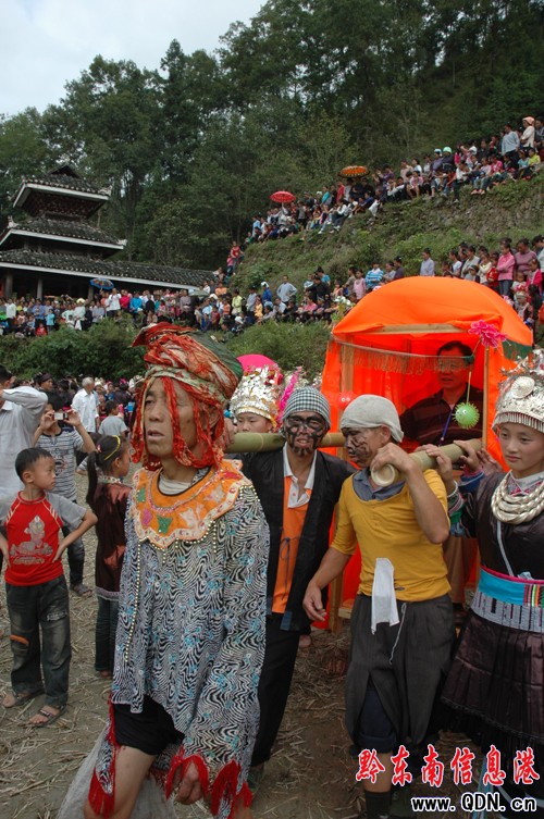 ��ʮһ���S������ƽ���lɽկ��ɽ�˺����D��