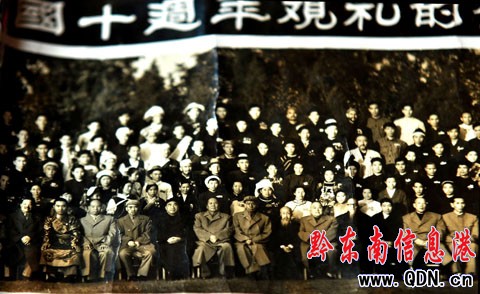 ��ɽһ���Ů��ģ ���cë��ϯ���^Ӱ���M�D��