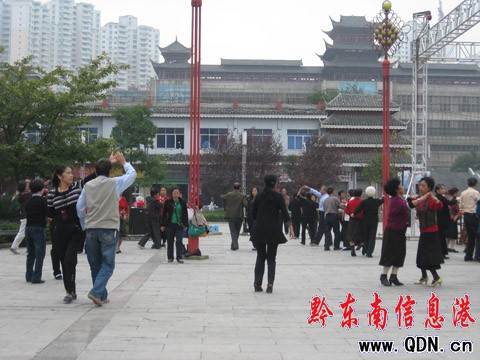 �������L(f��ng)����ס�������������裨�M�D��