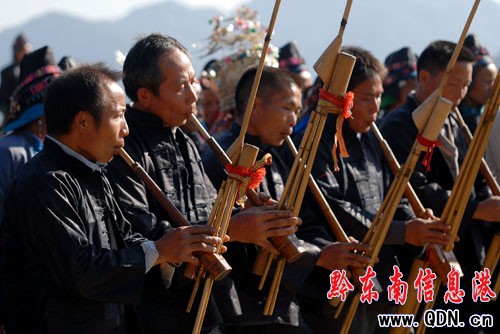 ��կ�h�P���l(xi��ng)�f�˹��c���¹�(ji��)���D��