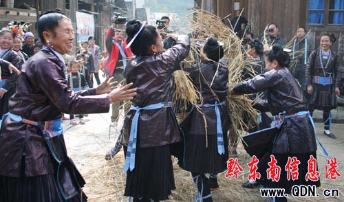 ��ƽ�r����ϲ�¹��k�����ж����裨�D��