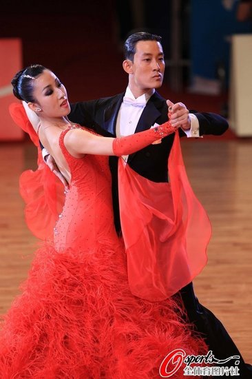 ���M���w���赸�B�Z�ɹ� ���Ї����\1000��