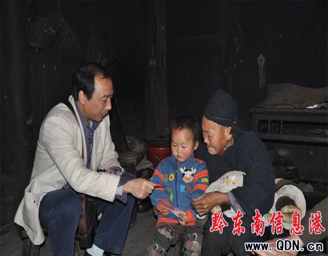 �_�������Ӻ������Y���װ�ؚ�����̌O(�D)