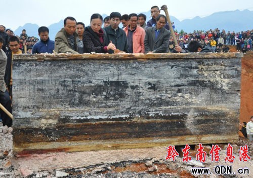 �P��tɽ�F(xi��n)���ǹ�Ĺ ����ˮ�@�����؎������D��