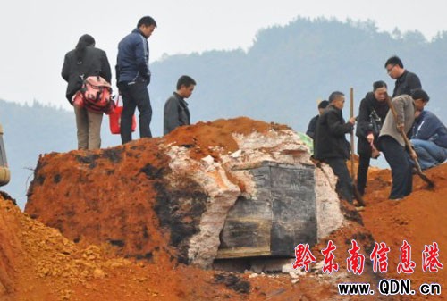 �P��tɽ�F(xi��n)���ǹ�Ĺ ����ˮ�@�����؎������D��