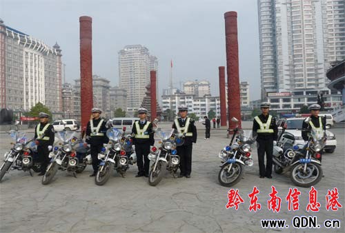 �����e��