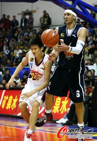 �׵����aCBA¶���V 2�λ���ӿ���粻����