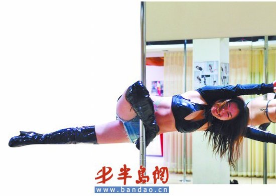 䓹���Ů��һ����߰�ʮ�f ���֏���ɫ�����