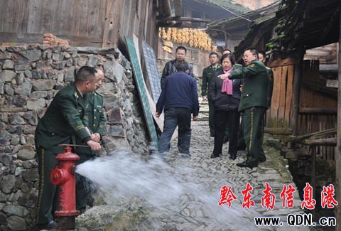 ʡ���˽M��Ɍ�����2010�������߶������𶽲�(�D)