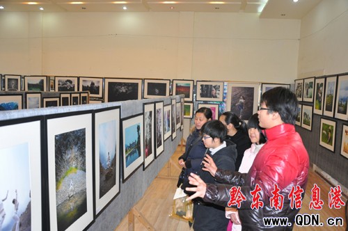 ��������ܻ����fԪչʾ�Լ��ĔzӰ��Ʒ���D��