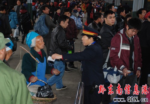 ��·������ �P��܇(ch��)��(w��)�Ξ鹫·��ɢ�������D��