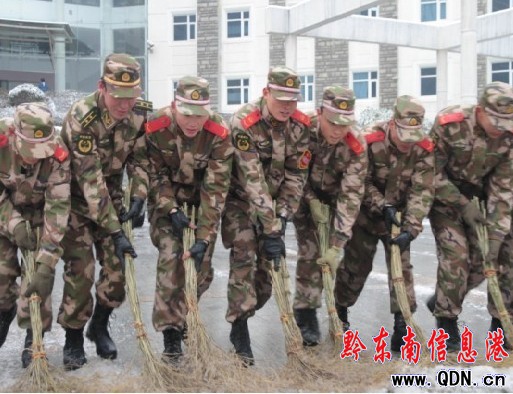 ǭ�|�����侯�ٱ�����ѩ����ͨ���D��