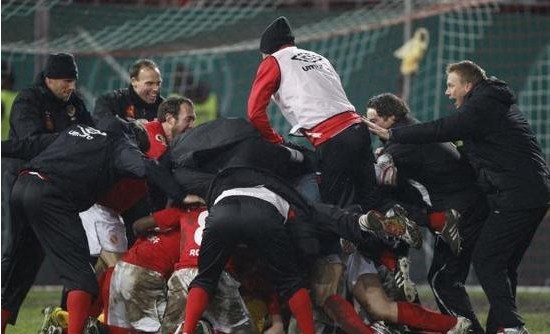 �M�D���ۼ�һ��ҹָ�c��ɽ ��ѿ�g��B�_�h