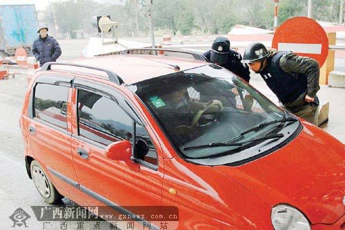 1��26������3�r�S��3�������ͽ�֘��J������������������Ј�ؔ���������ߴ�s150�fԪ�F���������È��������ȫ�и���������O���r�أ�Ŀǰ����ȫ��׷��������������ӛ�� �R���Քz