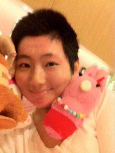 Selina����������w�԰l(f��)�CElla����Ę�ü�(�D)