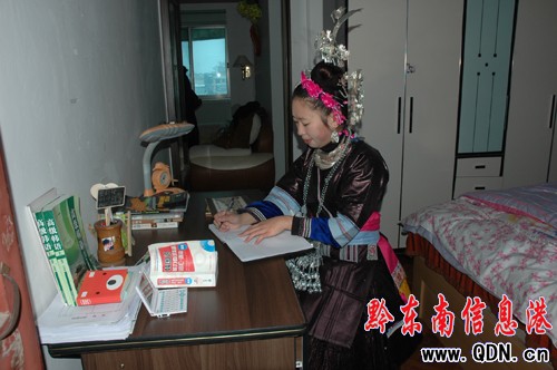 ��ƽ���媚����Ů��ͥŮ����ԇ�@�ù��M����