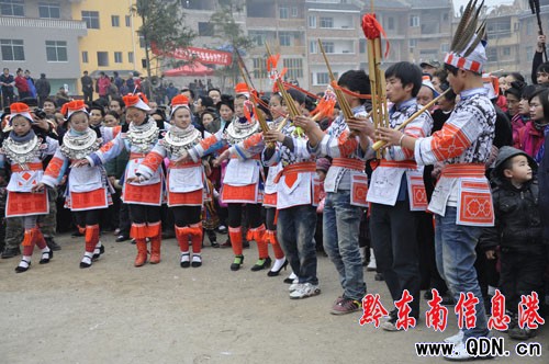 �����J����R�۸����� �����J����ӭ��ǰʢ��