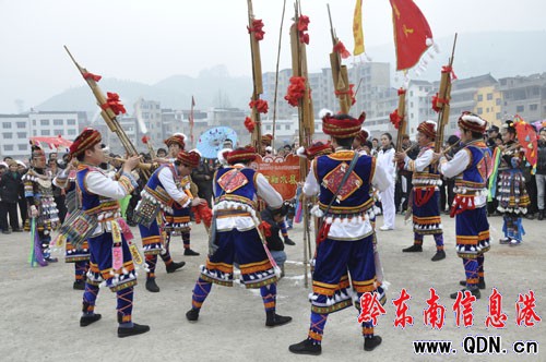 �����J����R�۸����� �����J����ӭ��ǰʢ��