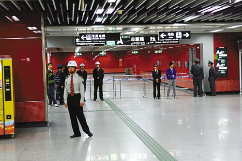 �V�ݵ��F��̖�������l������ һ���ӿ���Ů��