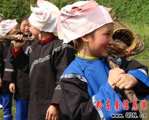 ��h�󾩶��塰�����������˹����M�D��