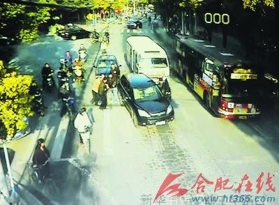 ������������ʬ ָ�J�F���r�控΢Ц(�D)