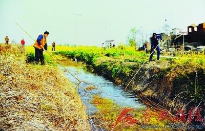 ������������ʬ ָ�J�F���r�控΢Ц(�D)