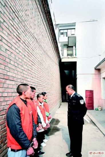 ����F���ʡ؜��13�˱��� �U�@���Y4�f��Ԫ