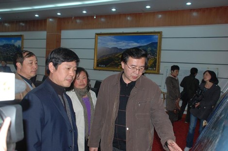 ���w�S���L(zh��ng)�����ӿh�ϼ��(zh��n)�{(di��o)�У��M�D��