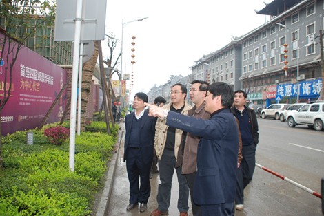 ���w�S���L(zh��ng)�����ӿh�ϼ��(zh��n)�{(di��o)�У��M�D��