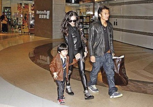 ����֥С��΢͹��ָ��Ů�� �A�x���h��Ů��(�D)