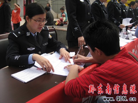 �P���й����ִ�ʮ���e�Б�����������������ӣ��D��