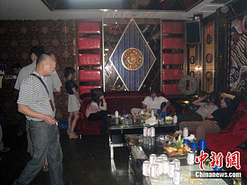 �����ڰ������c����Ů������ ������̎���C��