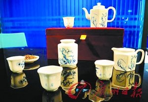 �F��Ů�����������Ʋ���R��� ��Ӣ���һ���