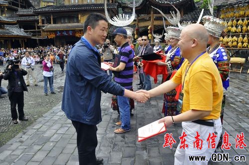 �������s�u���񡱸��x�ҕ� 10�ˮ��x���M�D��