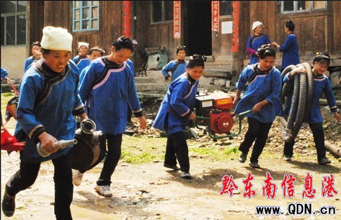 ��ƽ�߽���կ���^ Ů������������ݾ��@����