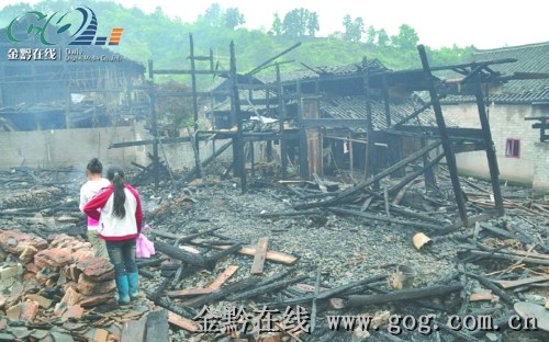 �P��һ����¹��c40��ǰ����ͬ�������h(�D)