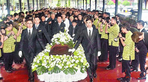 �_�ĺ���ǰ�������� �RӢ��ٛ���ձ��ڵ�����(�D)