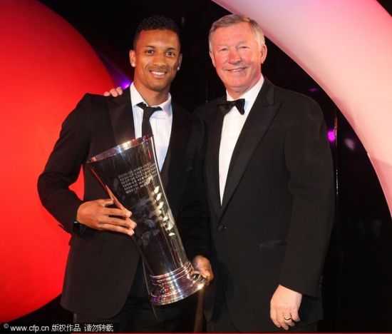 �{��@��T�u�x������������T ���������C��