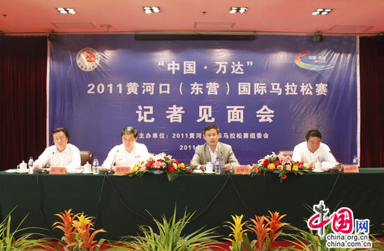 2011�S�ӿ��R����ِ��Ļ ������M(j��n)�����٫@ٝ�P(y��ng)