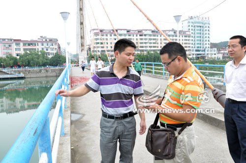 ����80�󹫄ՆT�����ˮŮ���� 400�����̈́eӢ��