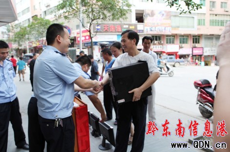 �\���h�������e���E��l߀�F�������D��