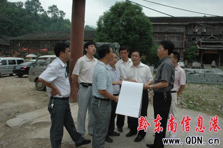 ����ï��ʯ�ɲ�����ƽ�{�У��D��