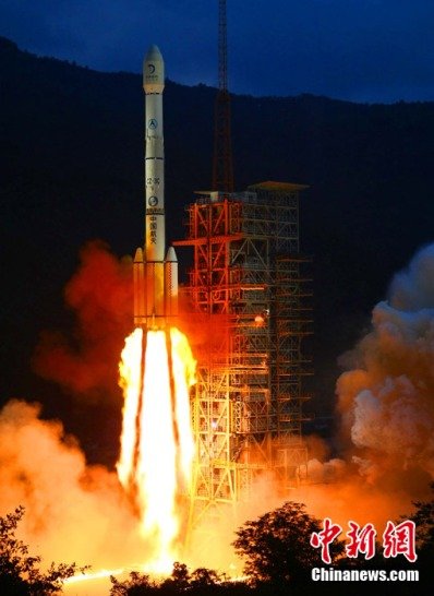 ���֡��϶������ˆT �D(zhu��n)����ǽ���̫�(y��ng)̽�y(c��)