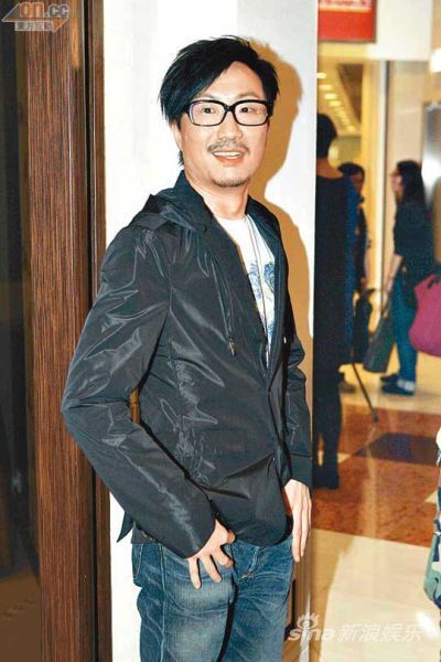 ���л����J�s���ְ� ��ʾ��Ůһ�а���(�D)