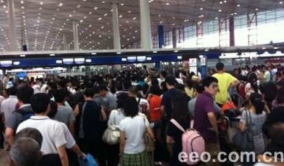 �������׶��C���ټܺ������` �����A����ָ����