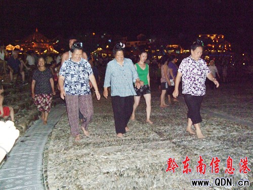 ��ɽ�_չǧ�����˳��_Ѩλ��Ħ��ӣ��D��