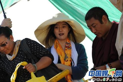 �������ж�y¶���� ����������DŮ(�D)