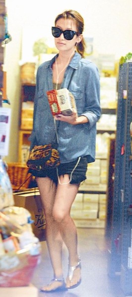 �x���ó����I� Ц��ӛ�߾�Մ���£��D��